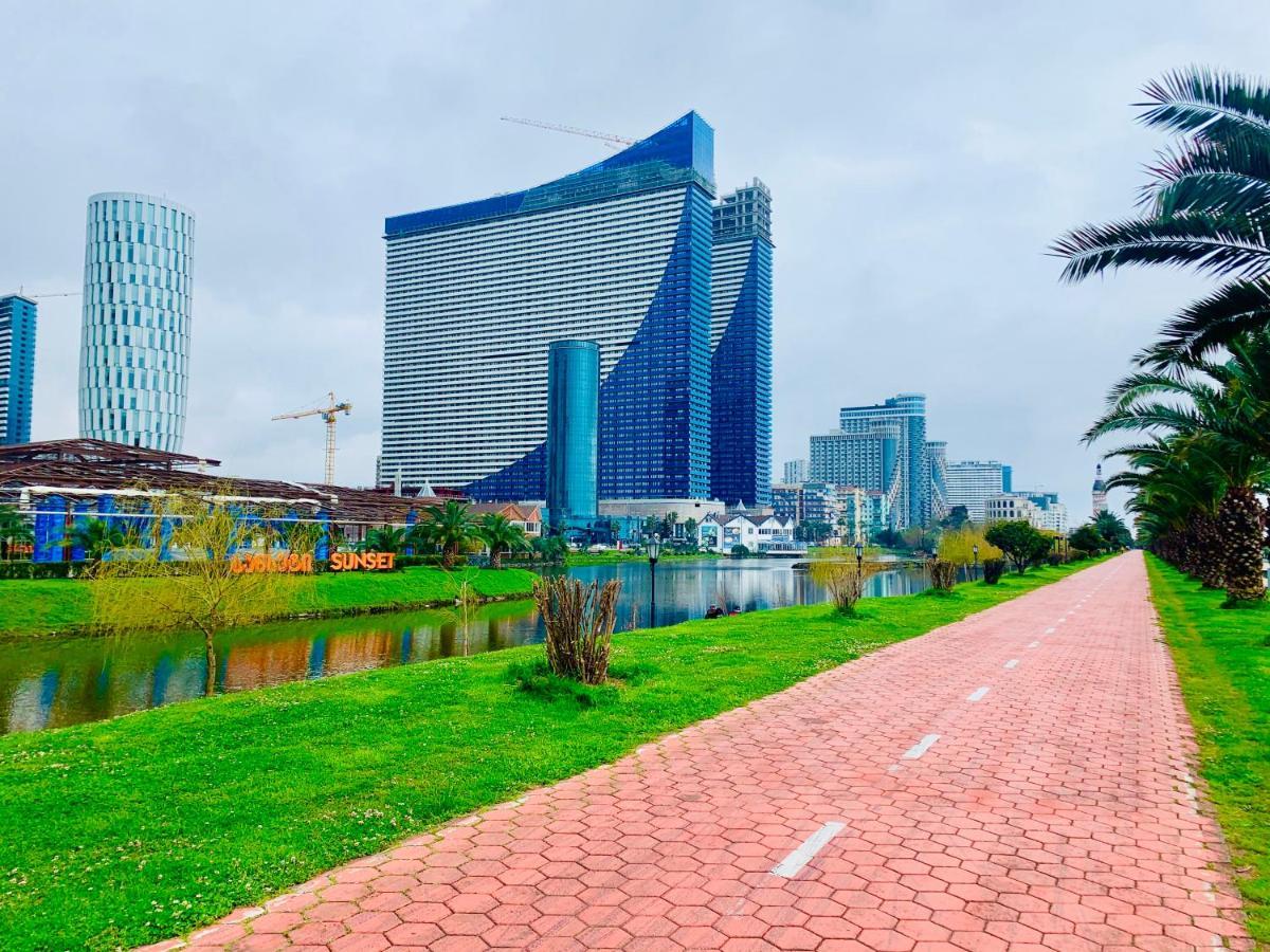 Royal Sea Breeze Apartments Batumi Exterior foto