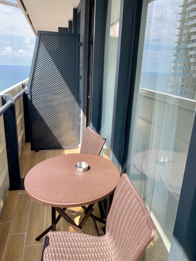 Royal Sea Breeze Apartments Batumi Exterior foto